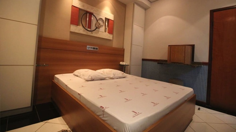 Imagen de la habitación del Hotel Tr&ecirc;s Poderes. Foto 25