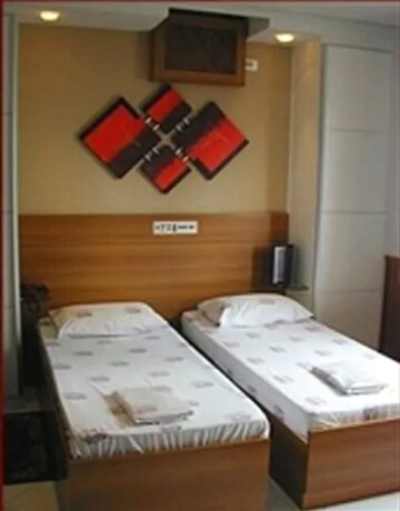 Imagen de la habitación del Hotel Tr&ecirc;s Poderes. Foto 27