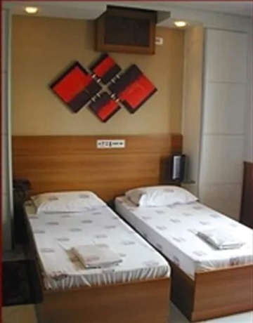 Imagen de la habitación del Hotel Tr&ecirc;s Poderes. Foto 28