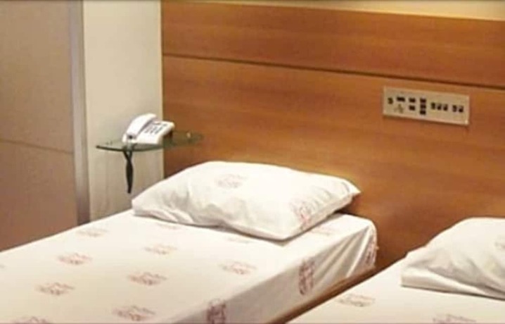 Imagen de la habitación del Hotel Tr&ecirc;s Poderes. Foto 33