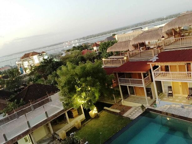 Imagen de la piscina del Hotel Tree House Villa Bali. Foto 17