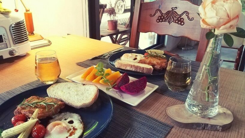 Imagen del bar/restaurante del Hotel Tree Inn. Foto 5