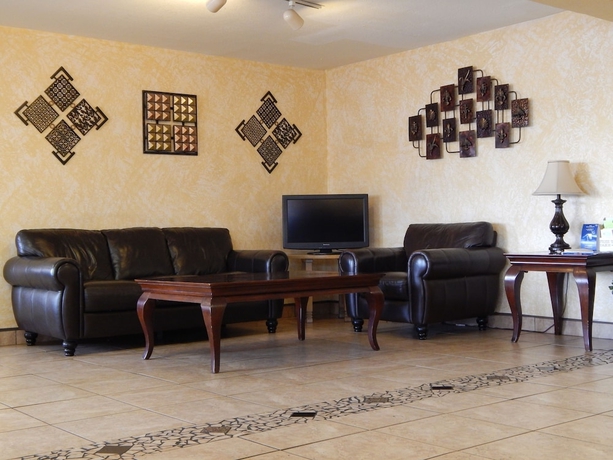 Imagen de los interiores del Hotel Tree Inn and Suites Albuquerque.. Foto 11