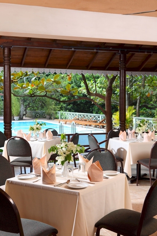 Imagen del bar/restaurante del Hotel Tree Of Life Nature Resort. Foto 4