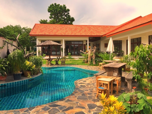 Imagen de la piscina del Hotel Tree Roots Retreat. Foto 19