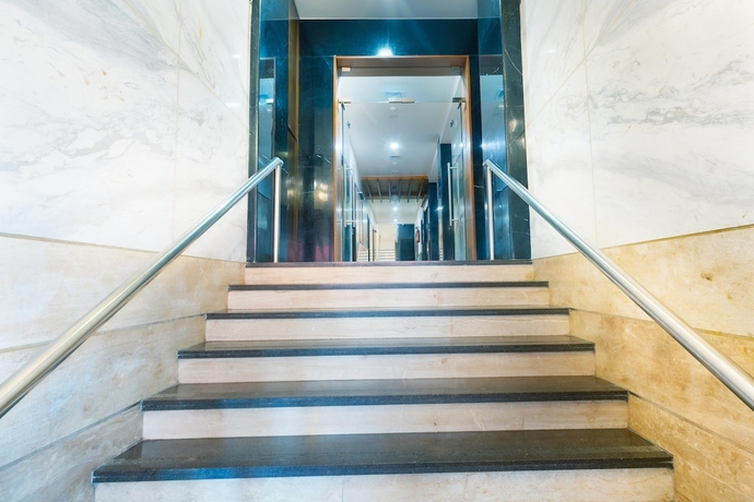 Imagen de los interiores del Hotel Treebo Ambassador. Foto 12