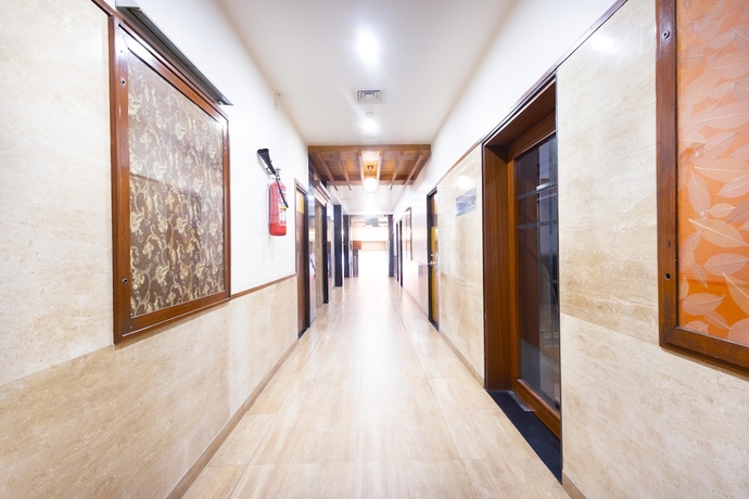 Imagen de los interiores del Hotel Treebo Ambassador. Foto 13