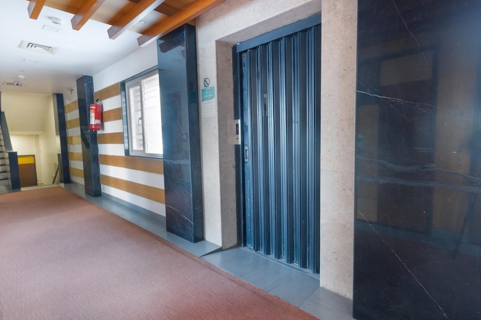 Imagen de los interiores del Hotel Treebo Ambassador. Foto 14