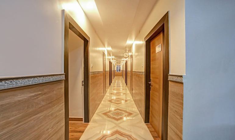 Imagen de los interiores del Hotel Treebo Lazystay Elite. Foto 19