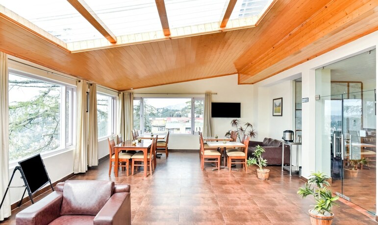 Imagen de los interiores del Hotel Treebo Maharaja. Foto 37