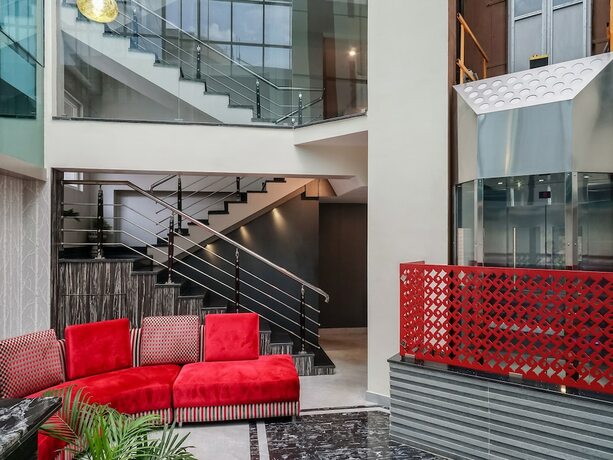 Imagen de los interiores del Hotel Treebo Select The Kalyaniz. Foto 11