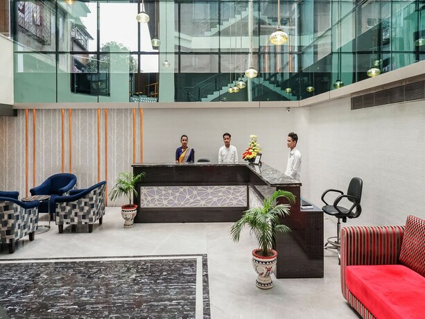 Imagen de los interiores del Hotel Treebo Select The Kalyaniz. Foto 13