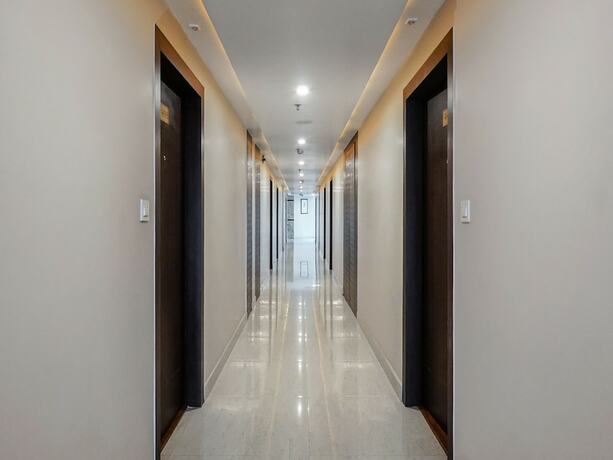 Imagen de los interiores del Hotel Treebo Select The Kalyaniz. Foto 18