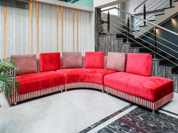 Imagen de los interiores del Hotel Treebo Select The Kalyaniz. Foto 19