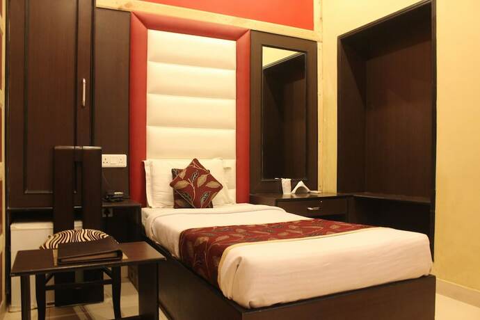Imagen de la habitación del Hotel Treebo Select Varuna. Foto 1