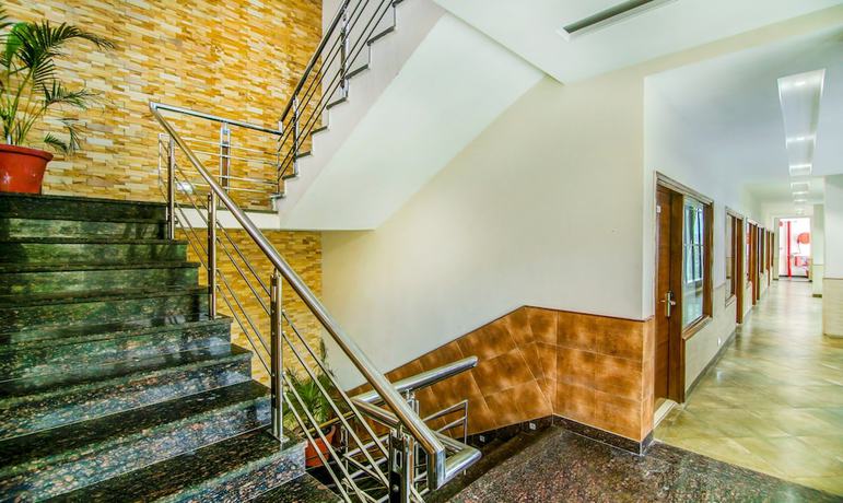 Imagen de los interiores del Hotel Treebo Trend Aditya and Kings. Foto 13