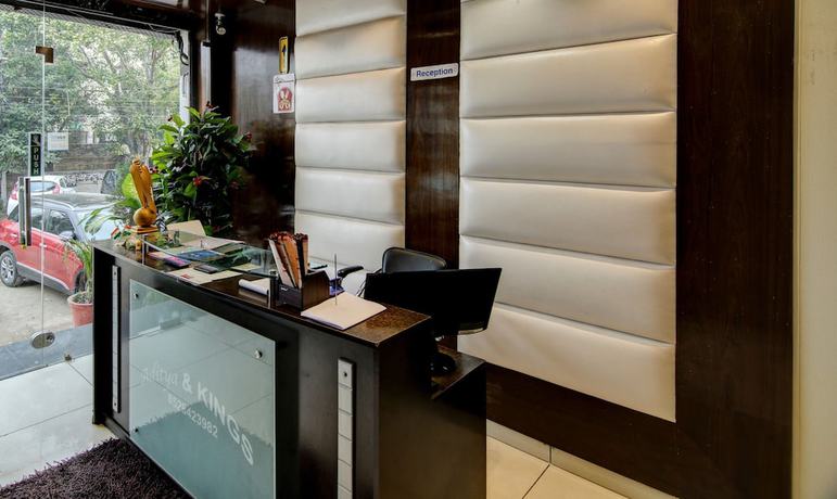 Imagen de los interiores del Hotel Treebo Trend Aditya and Kings. Foto 17