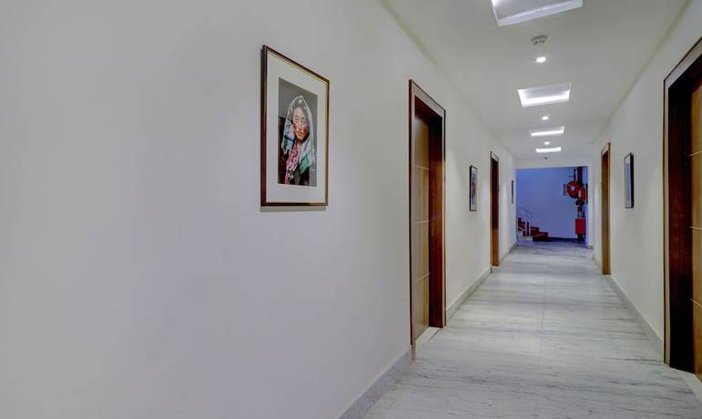 Imagen de los interiores del Hotel Treebo Trend C1 Taj Nirvana. Foto 16