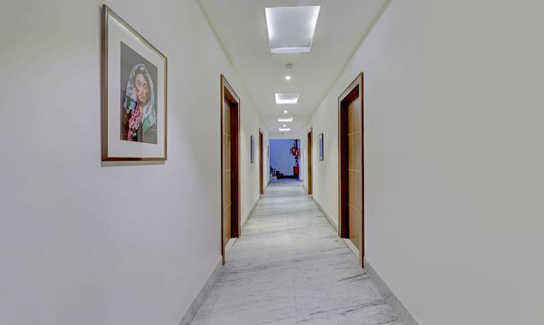 Imagen de los interiores del Hotel Treebo Trend C1 Taj Nirvana. Foto 17