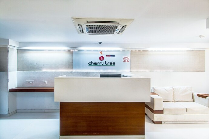 Imagen de los interiores del Hotel Treebo Trend Cherry Tree. Foto 25