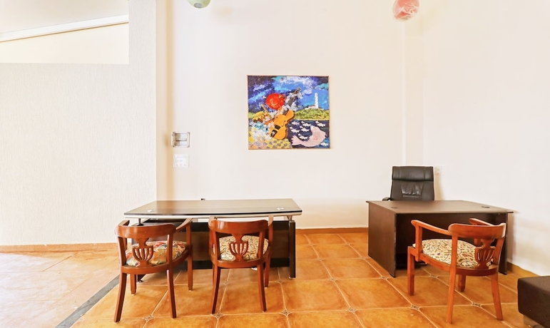 Imagen de los interiores del Hotel Treebo Trend Dona Eliza. Foto 16