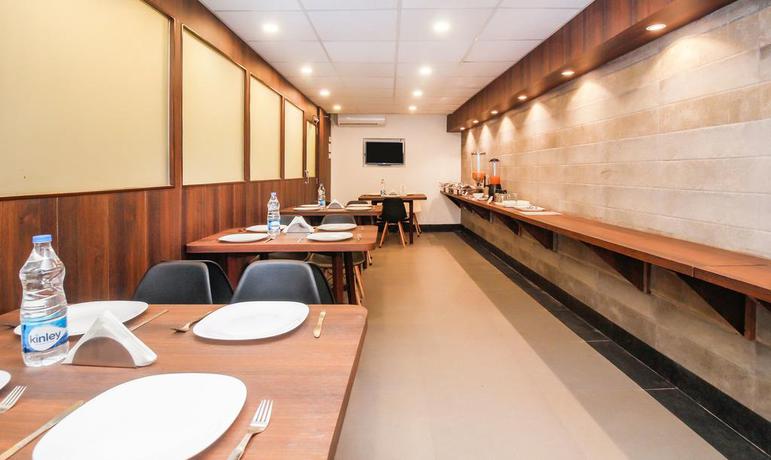 Imagen del bar/restaurante del Hotel Treebo Trend Green View. Foto 2