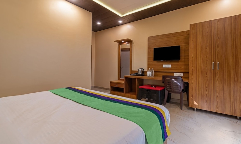 Imagen de la habitación del Hotel Treebo Trend Heaven Grand Ayodhya. Foto 10