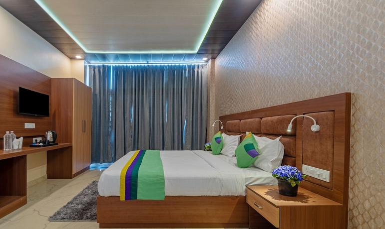 Imagen de la habitación del Hotel Treebo Trend Heaven Grand Ayodhya. Foto 12