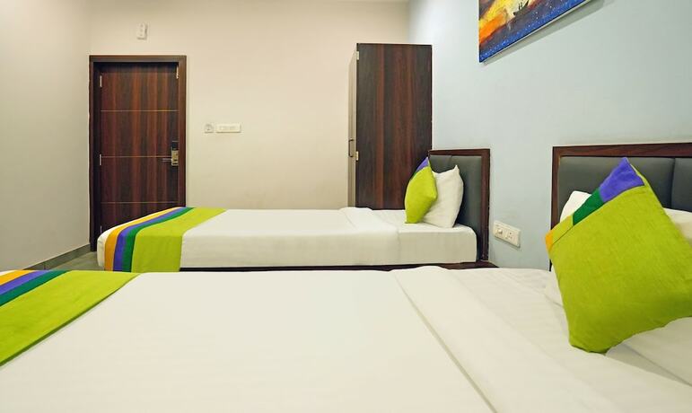 Imagen general del Hotel Treebo Trend Lazystay Grand. Foto 10