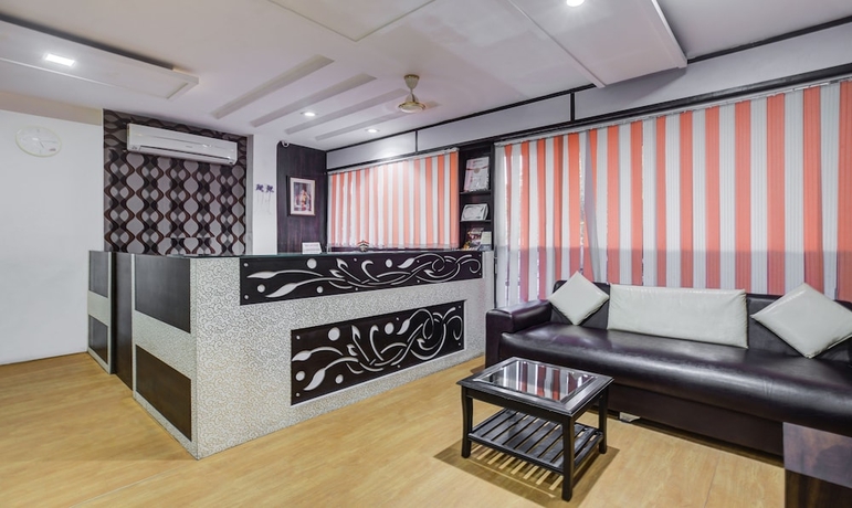 Imagen de los interiores del Hotel Treebo Trend Royal Dizire. Foto 18