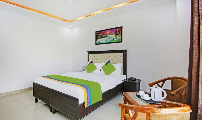 Imagen de la habitación del Hotel Treebo Trend Royal Empire. Foto 8