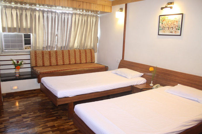 Imagen de los exteriores del Hotel Treebo Trend Sahara. Foto 15