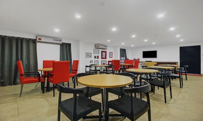 Imagen del bar/restaurante del Hotel Treebo Trend Shubham SR Nagar. Foto 6