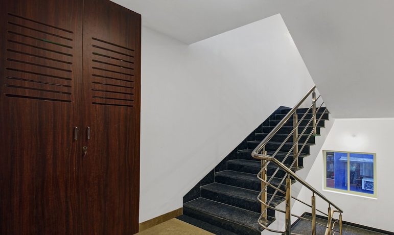 Imagen de los interiores del Hotel Treebo Trend Shubham SR Nagar. Foto 18