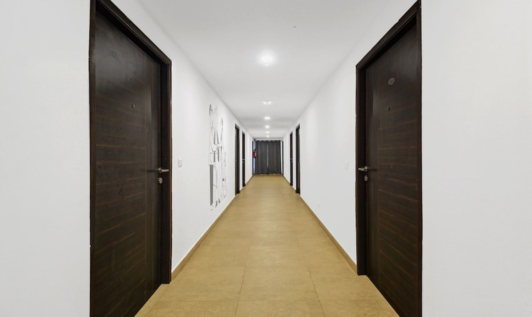 Imagen de los interiores del Hotel Treebo Trend Shubham SR Nagar. Foto 19
