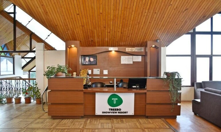 Imagen de los interiores del Hotel Treebo Trend Snow View Resort. Foto 17
