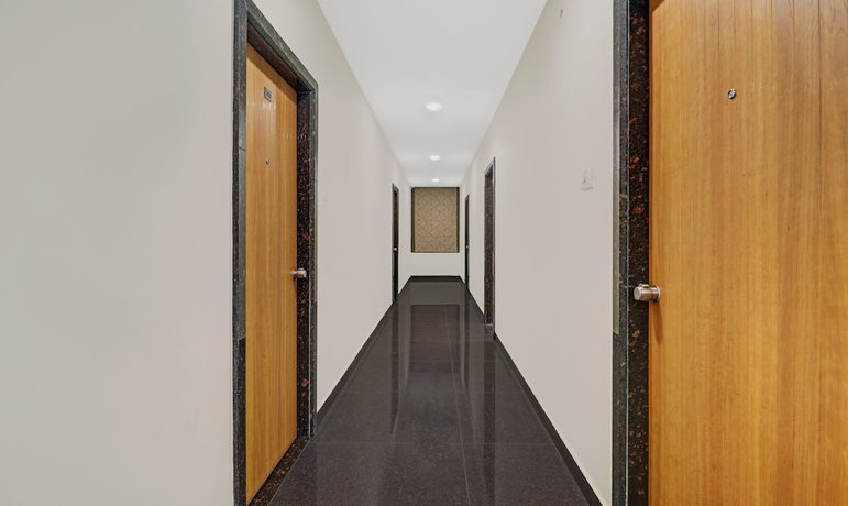 Imagen de los interiores del Hotel Treebo Trend Virat Residency US Consulate. Foto 15