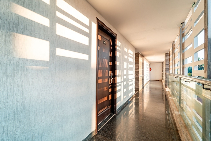 Imagen de los interiores del Hotel Treebo Tryst Rester Select Kings Court. Foto 12