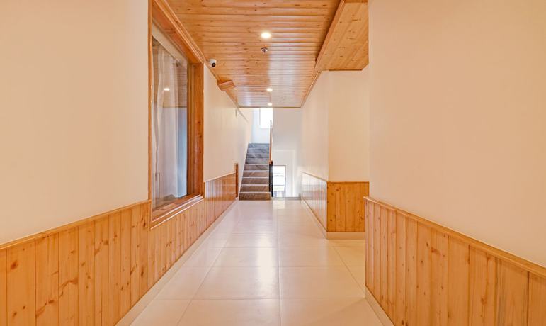 Imagen de los interiores del Hotel Treebo Tryst Sattva With Mountain View. Foto 12