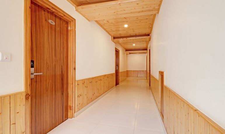 Imagen de los interiores del Hotel Treebo Tryst Sattva With Mountain View. Foto 13