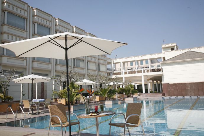 Imagen de la piscina del Hotel Treehouse Club And Spa. Foto 18