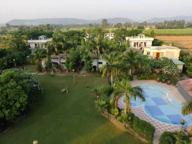 Imagen general del Hotel Treehouse M Grand Resort and Spa Corbett. Foto 4
