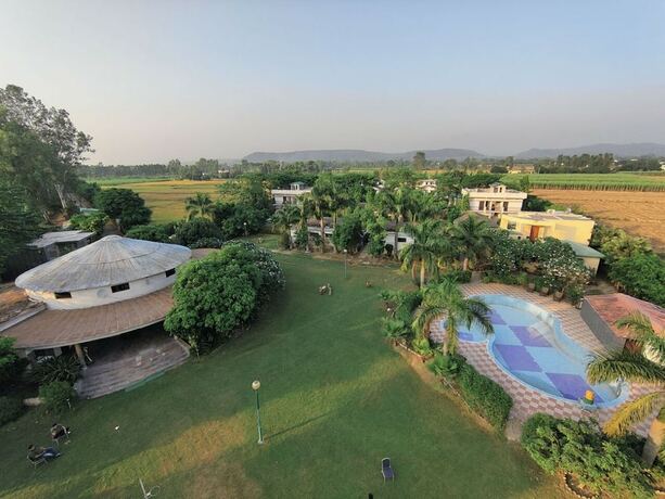 Imagen general del Hotel Treehouse M Grand Resort and Spa Corbett. Foto 6
