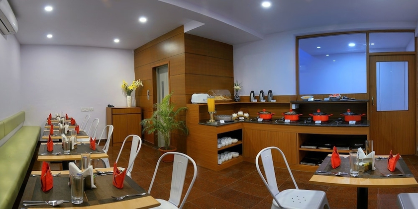 Imagen del bar/restaurante del Hotel Treehouse Neptune Inn. Foto 5