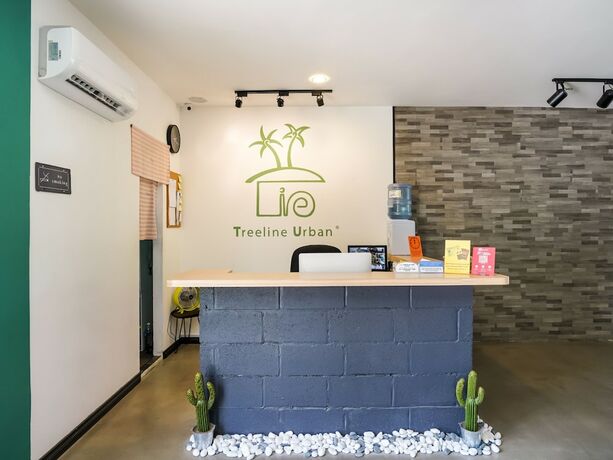 Imagen de los interiores del Hotel Treeline Urban Inn. Foto 19