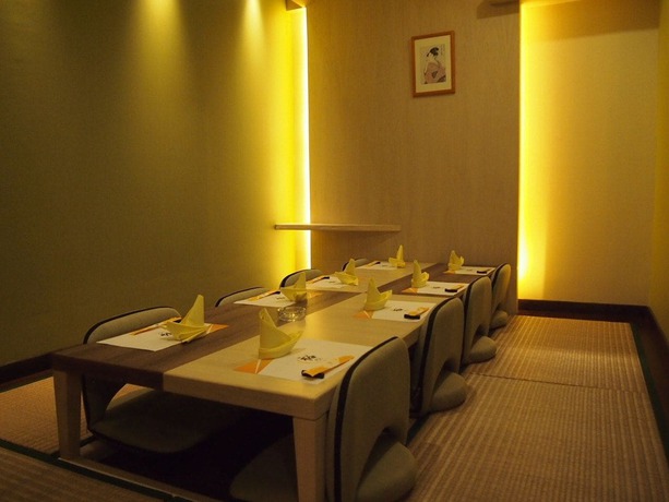 Imagen del bar/restaurante del Hotel Treepark Karawang. Foto 7