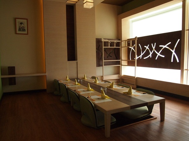 Imagen del bar/restaurante del Hotel Treepark Karawang. Foto 9