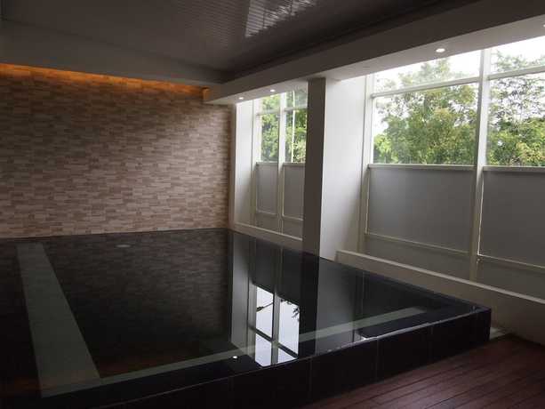 Imagen de la piscina del Hotel Treepark Karawang. Foto 20