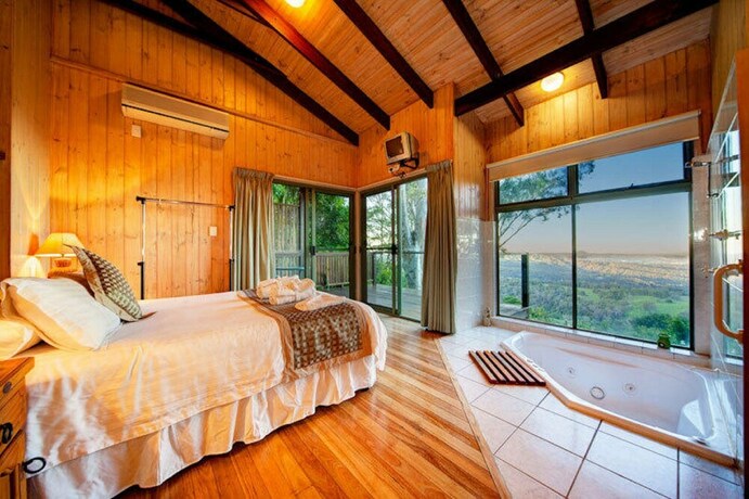 Imagen de la habitación del Hotel Treetops Seaview Montville. Foto 36