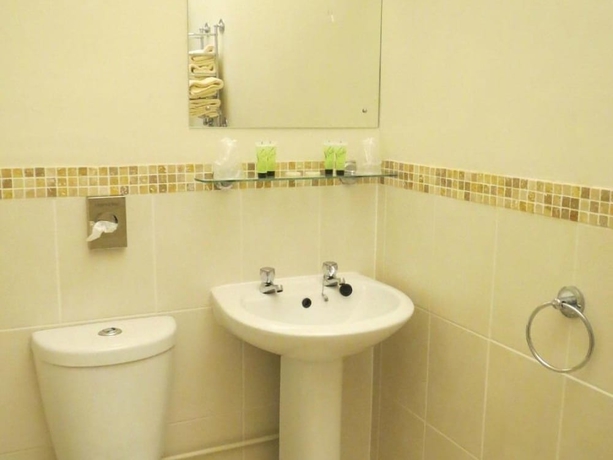 Imagen de la habitación del Hotel Trelawney. Foto 7